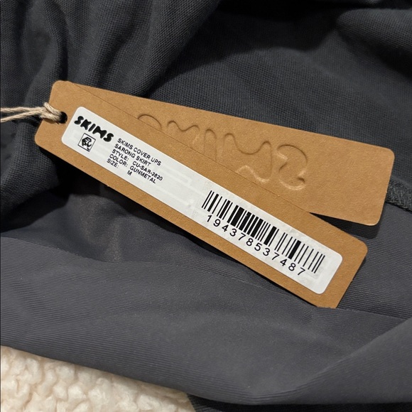 SKIMS SWIM SARONG SKIRT GUNMETAL NWT MED - Picture 4 of 4